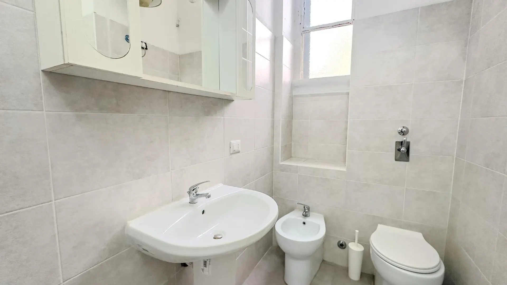 Free Parking Navigli Urban Retreat Apartment Milan Italy